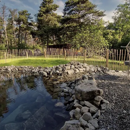Woodmood Glamping - Into The Nature מלון Leuk